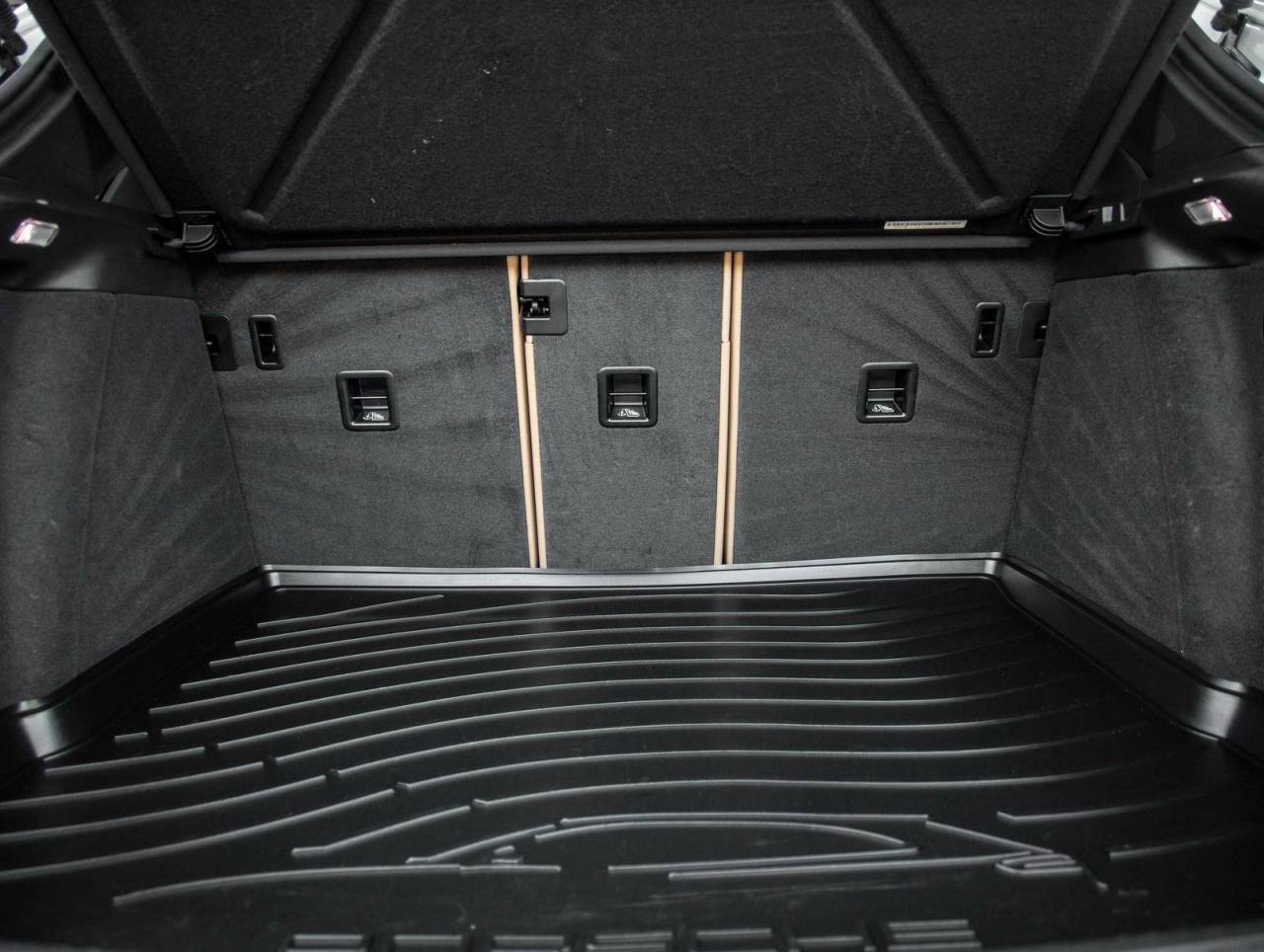 2023 Porsche Macan Macan (MY23)