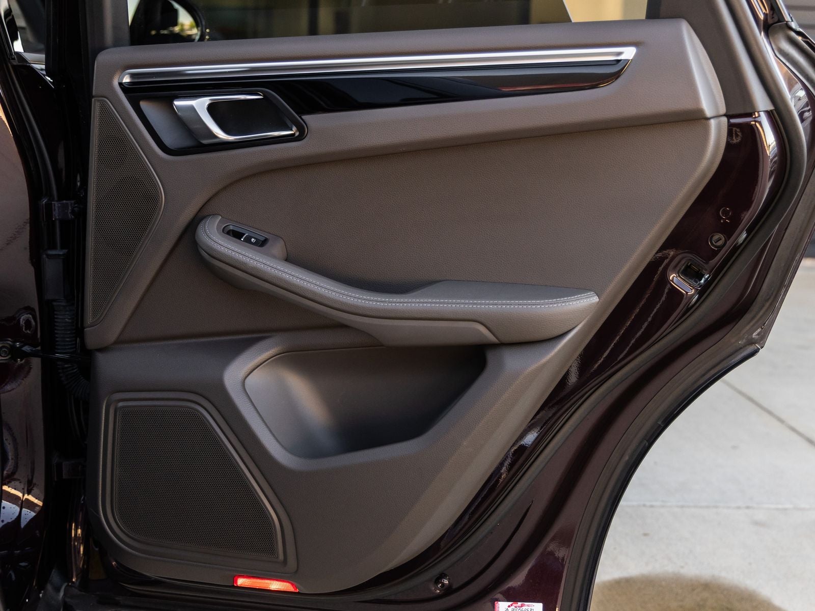 2023 Porsche Macan Macan (MY23)