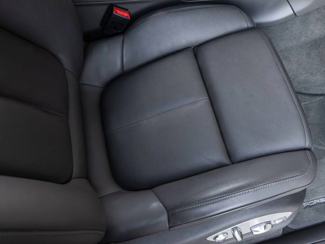 2023 Porsche Macan Macan (MY23)