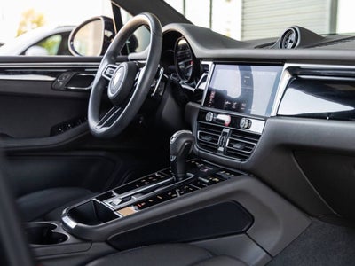 2023 Porsche Macan Macan (MY23)