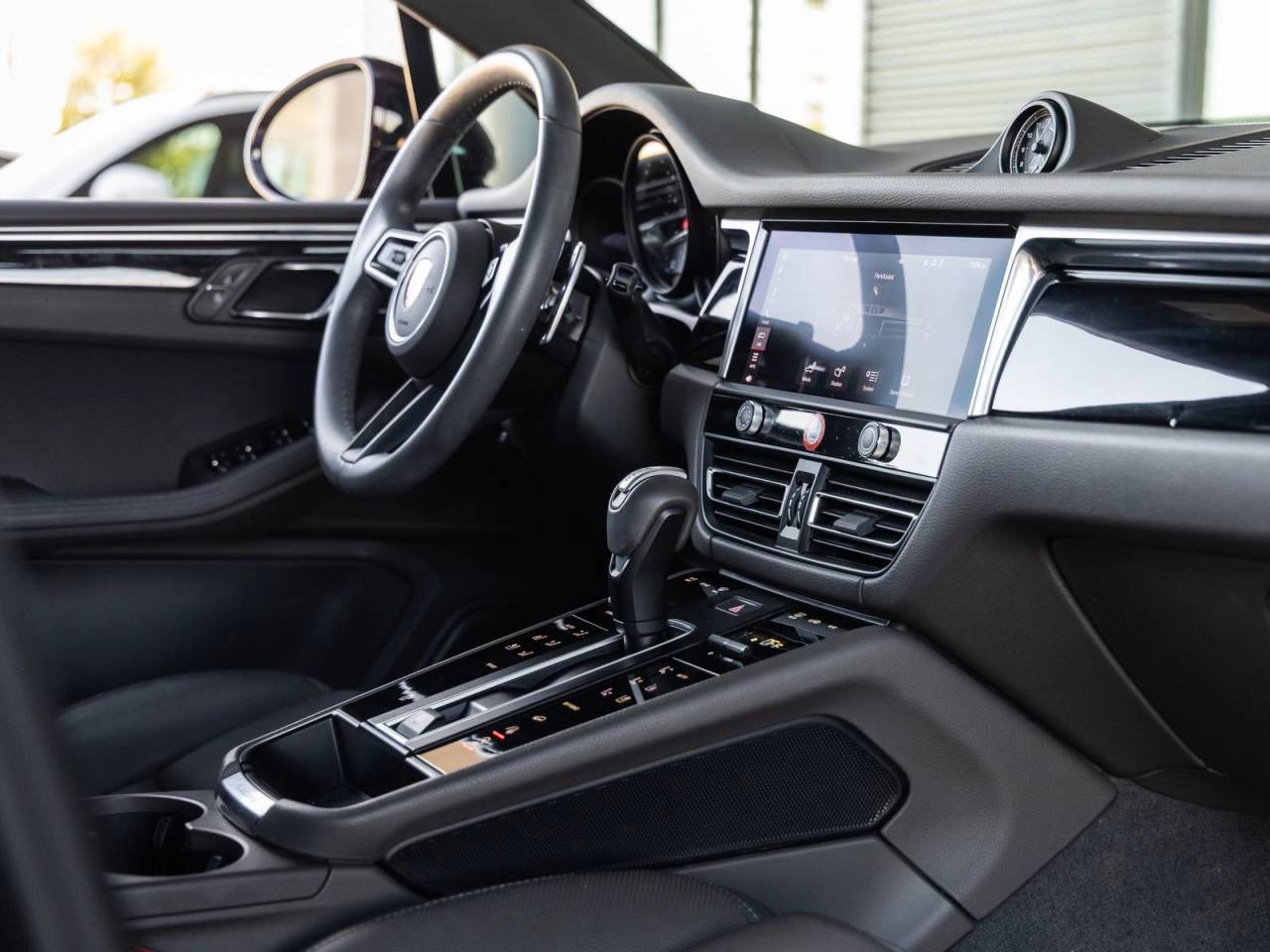 2023 Porsche Macan Macan (MY23)