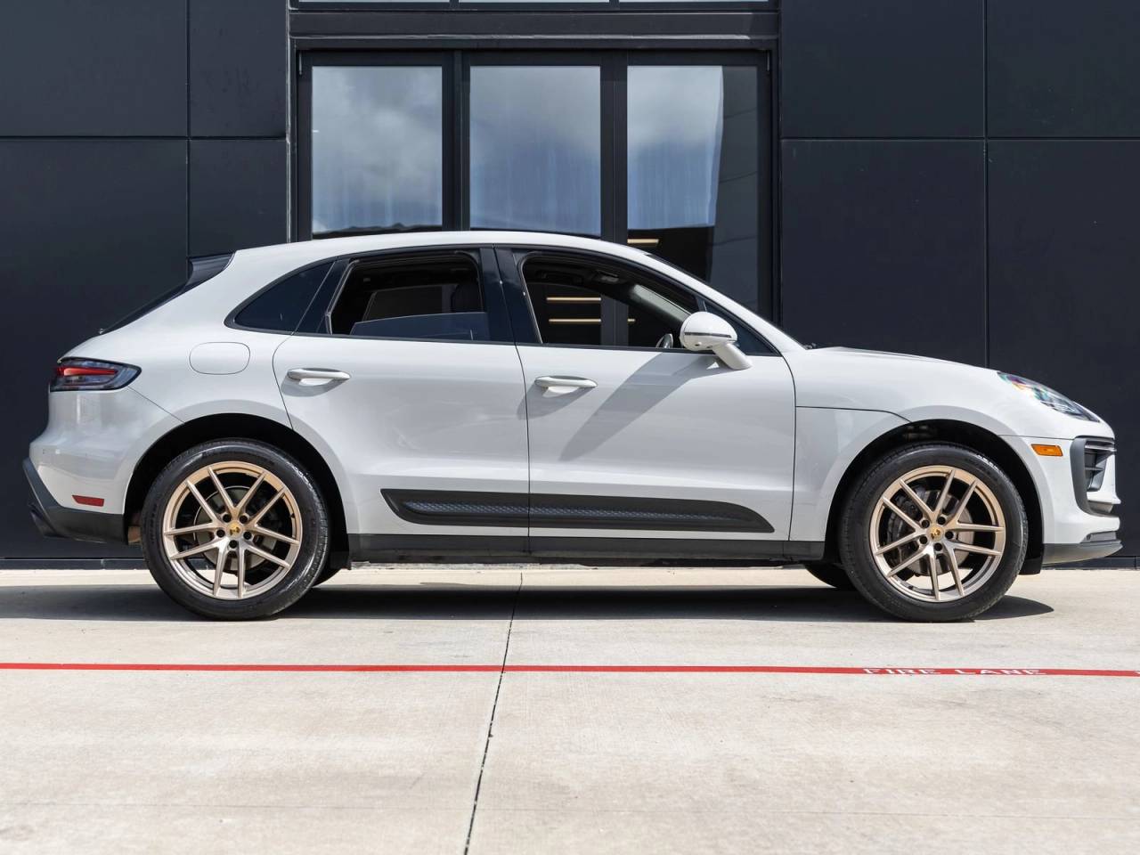 2023 Porsche Macan Macan