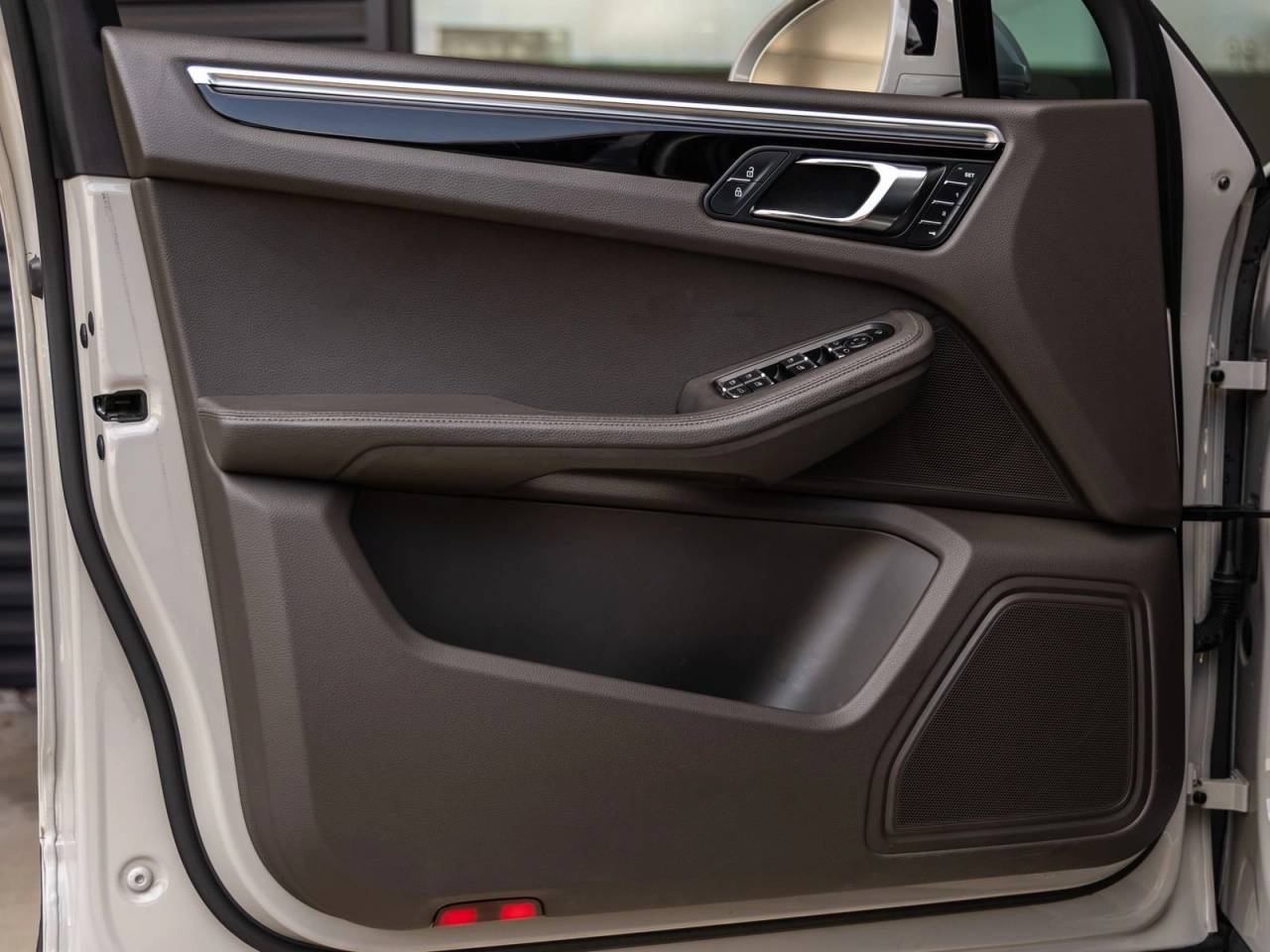 2023 Porsche Macan Macan