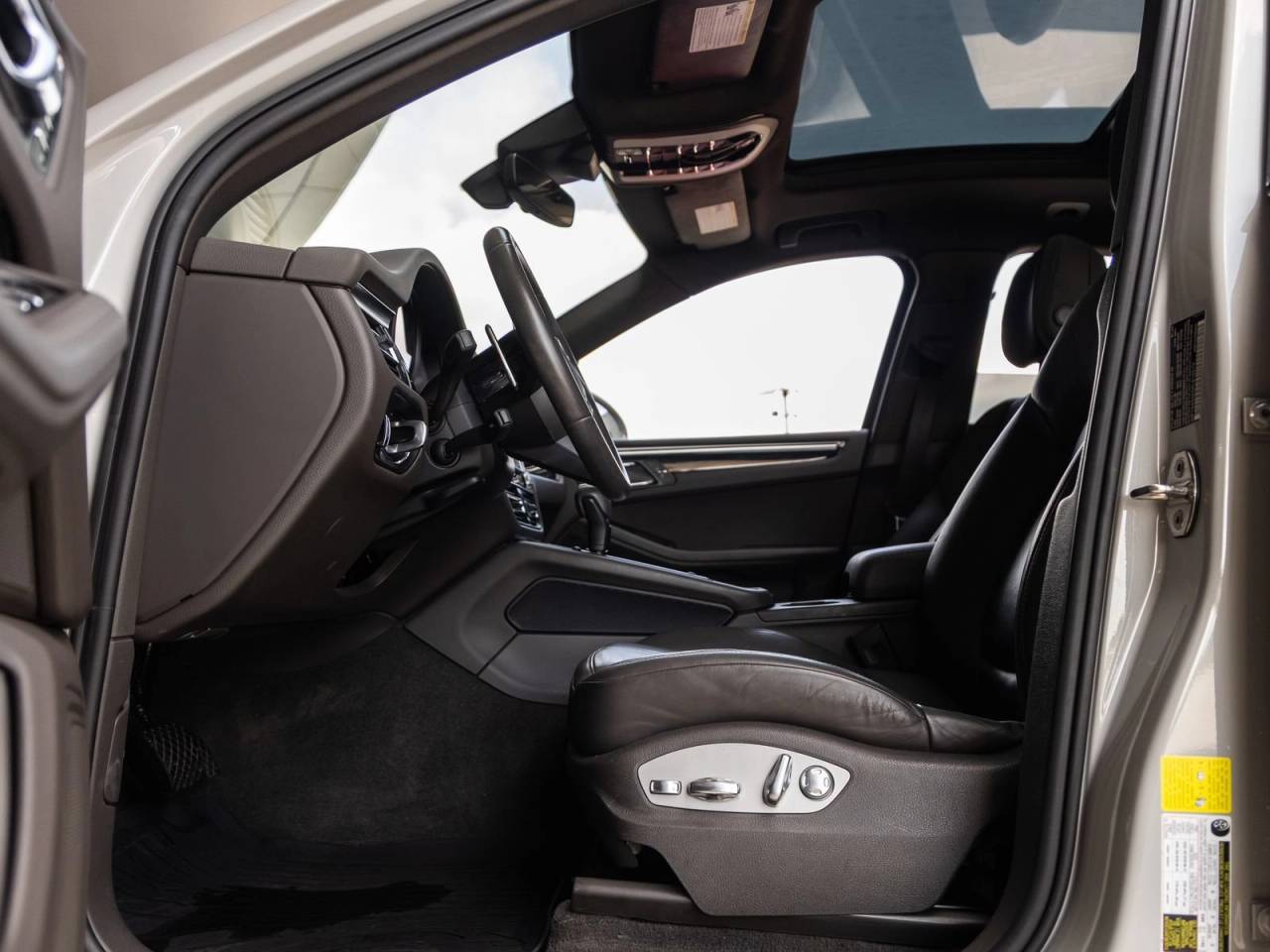 2023 Porsche Macan Macan