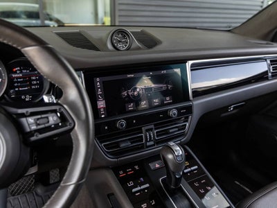 2023 Porsche Macan Macan