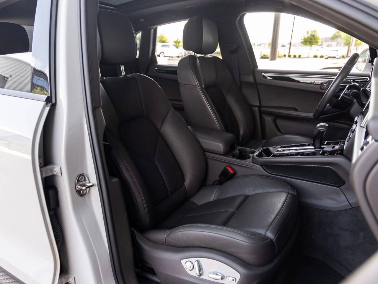 2023 Porsche Macan Macan