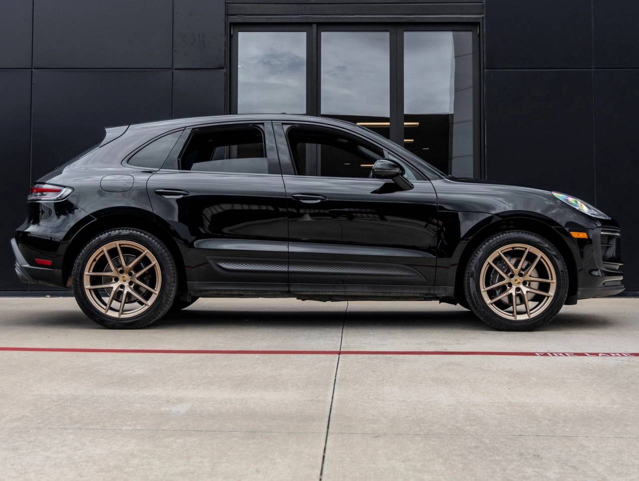 2023 Porsche Macan Macan (MY23)