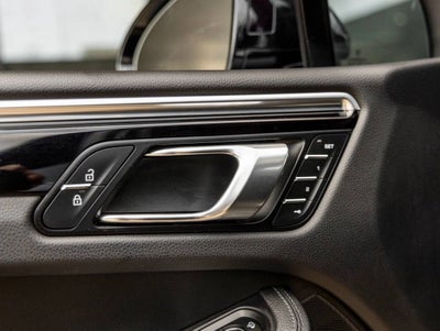 2023 Porsche Macan Macan (MY23)