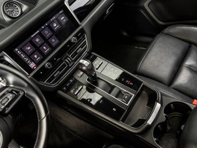 2023 Porsche Macan Macan (MY23)