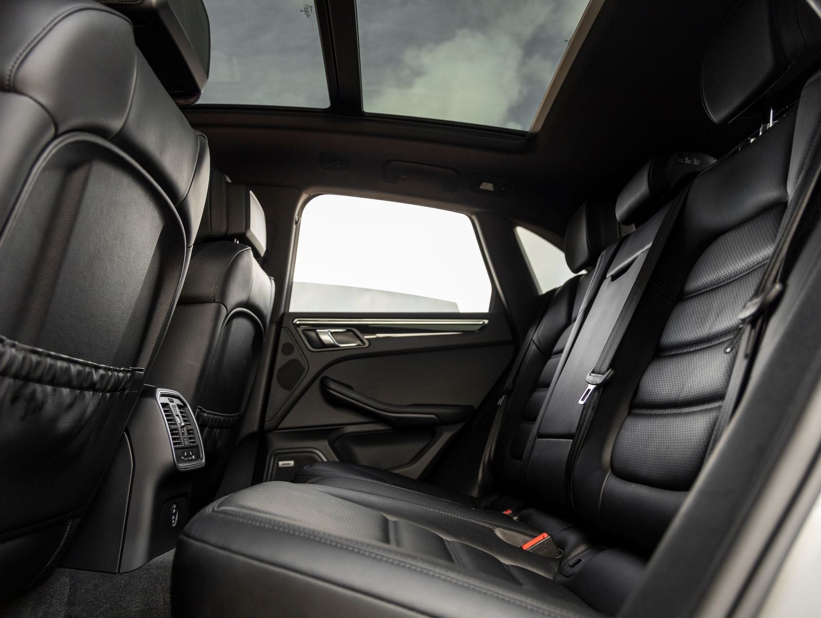 2025 Porsche Macan Macan