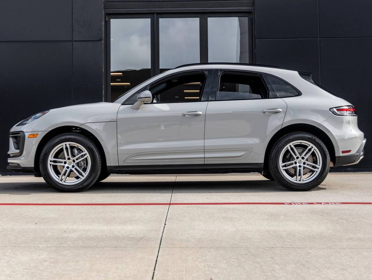 2025 Porsche Macan Macan