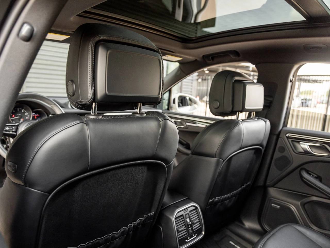 2025 Porsche Macan Macan