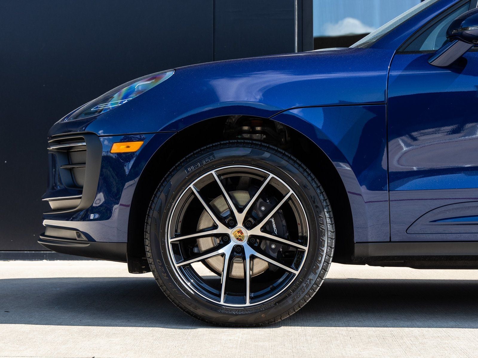2025 Porsche Macan AWD
