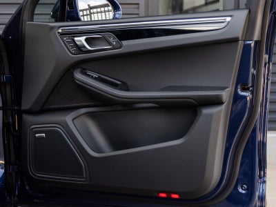 2025 Porsche Macan AWD