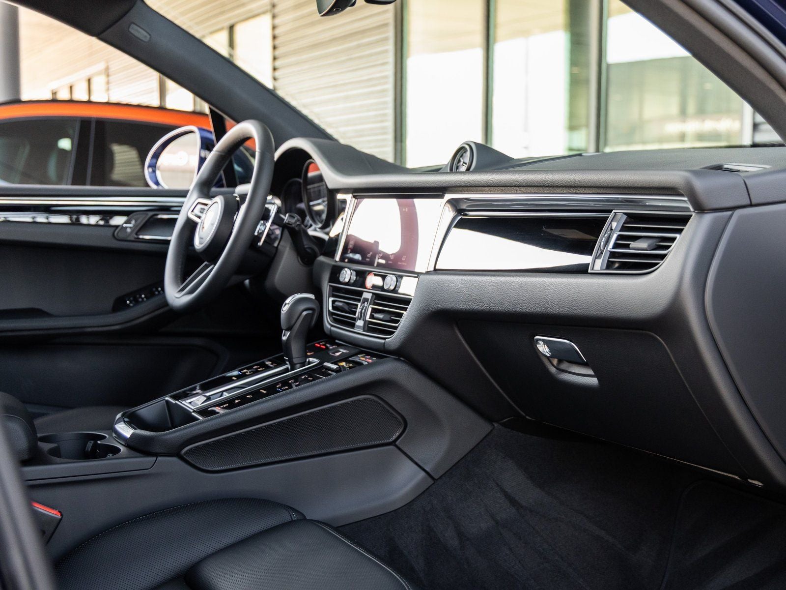 2025 Porsche Macan AWD