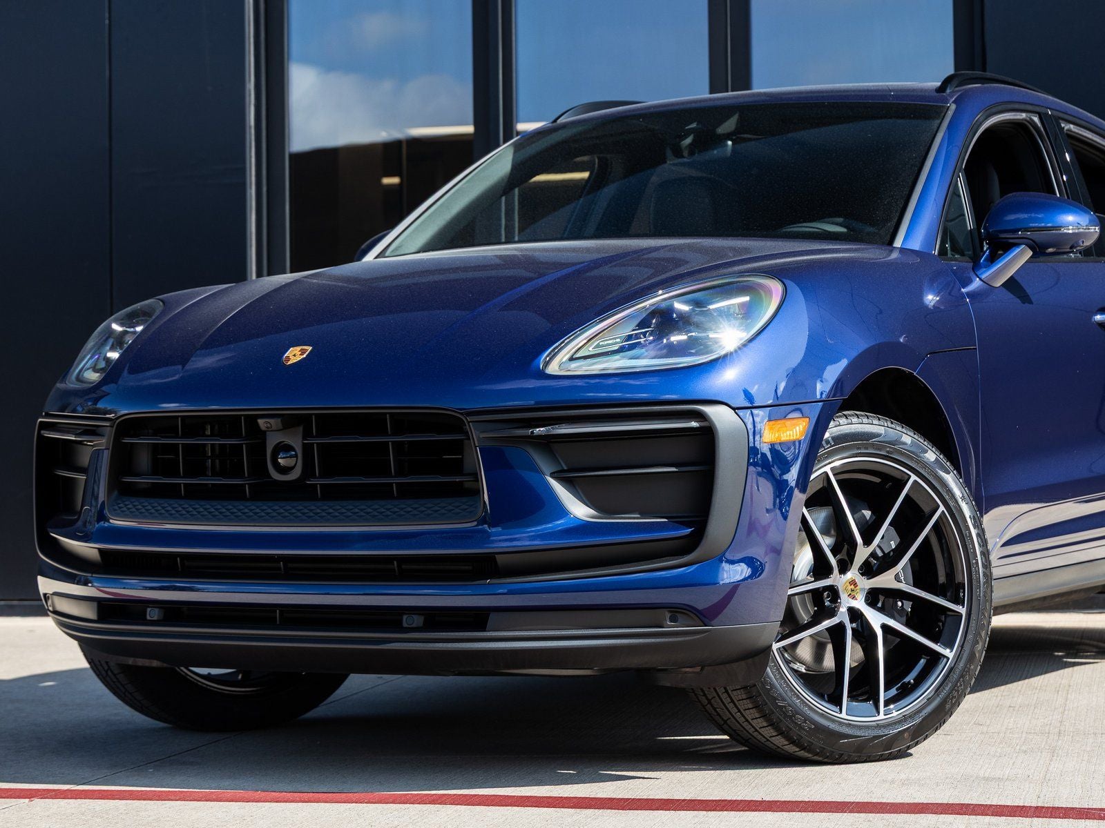 2025 Porsche Macan AWD