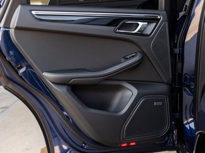 2025 Porsche Macan AWD