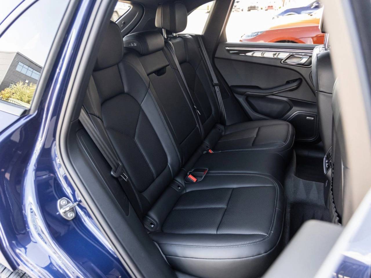 2025 Porsche Macan AWD