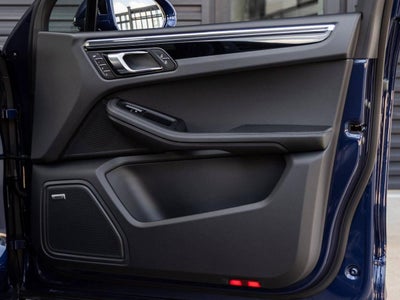 2025 Porsche Macan AWD