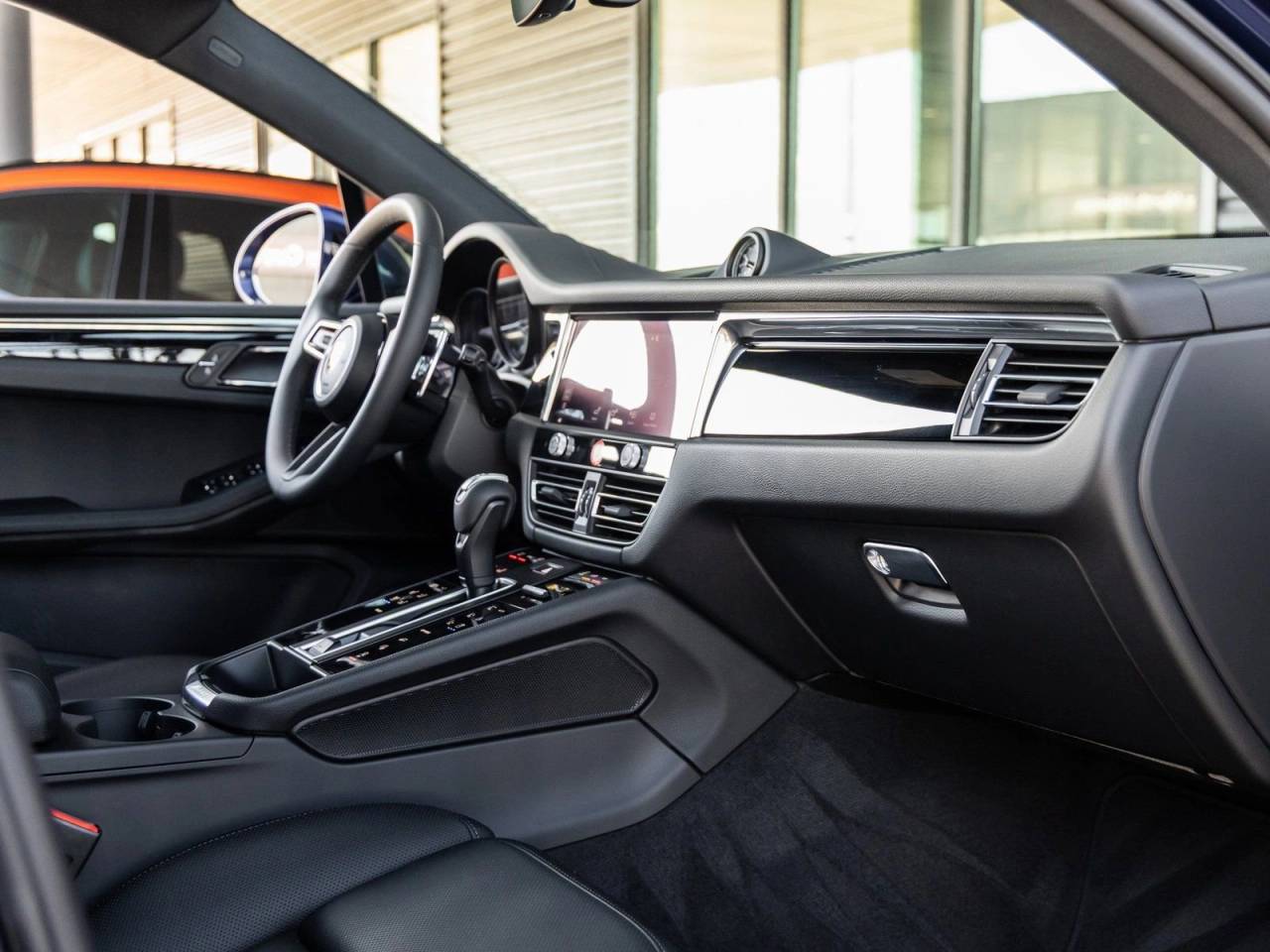 2025 Porsche Macan AWD