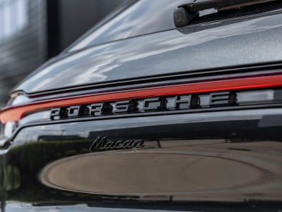 2026 Porsche Macan Base