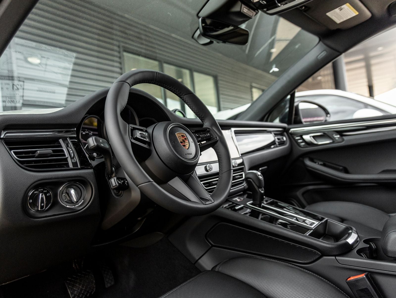 2026 Porsche Macan Base