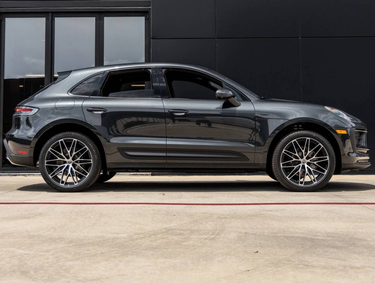 2026 Porsche Macan AWD