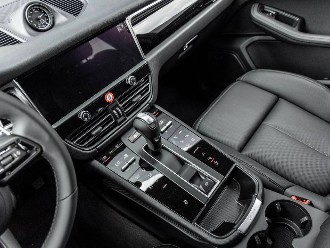 2026 Porsche Macan AWD