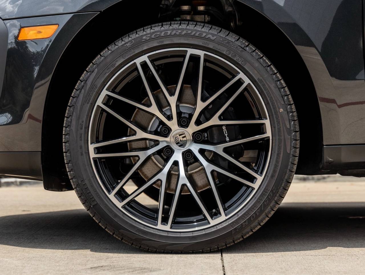 2026 Porsche Macan AWD