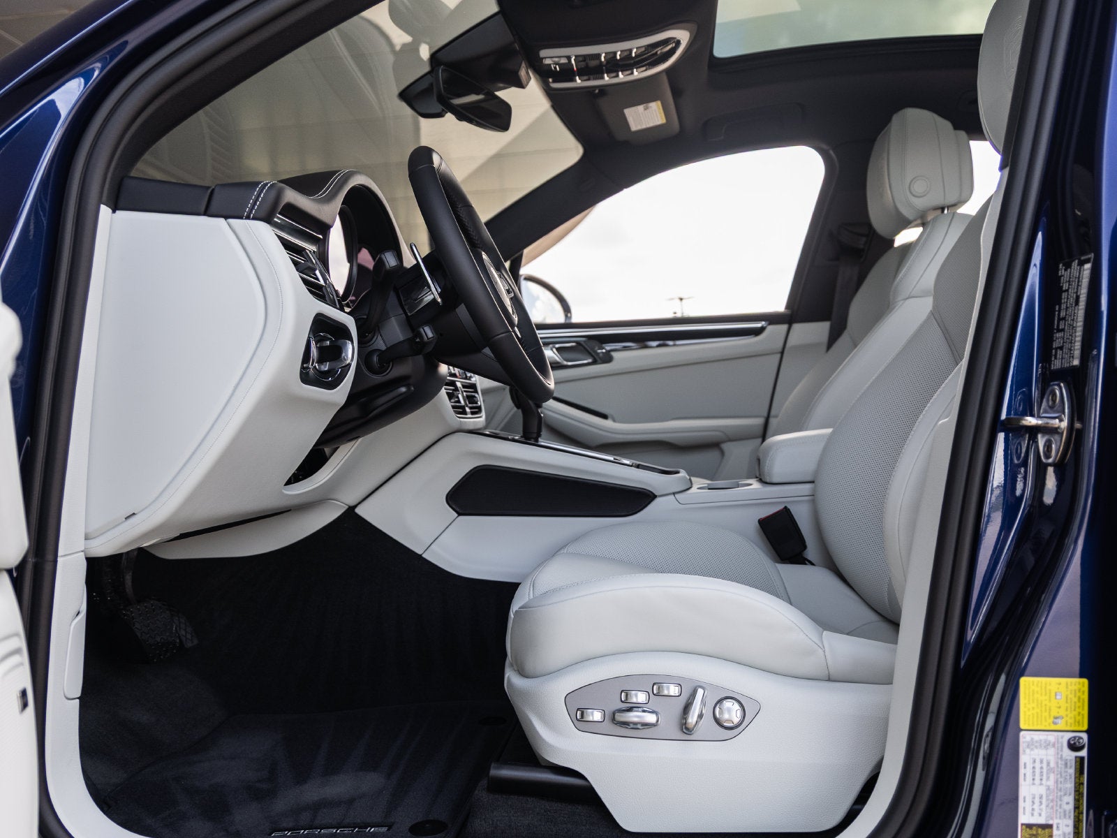 2026 Porsche Macan Macan T