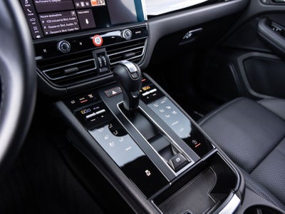 2025 Porsche Macan Macan