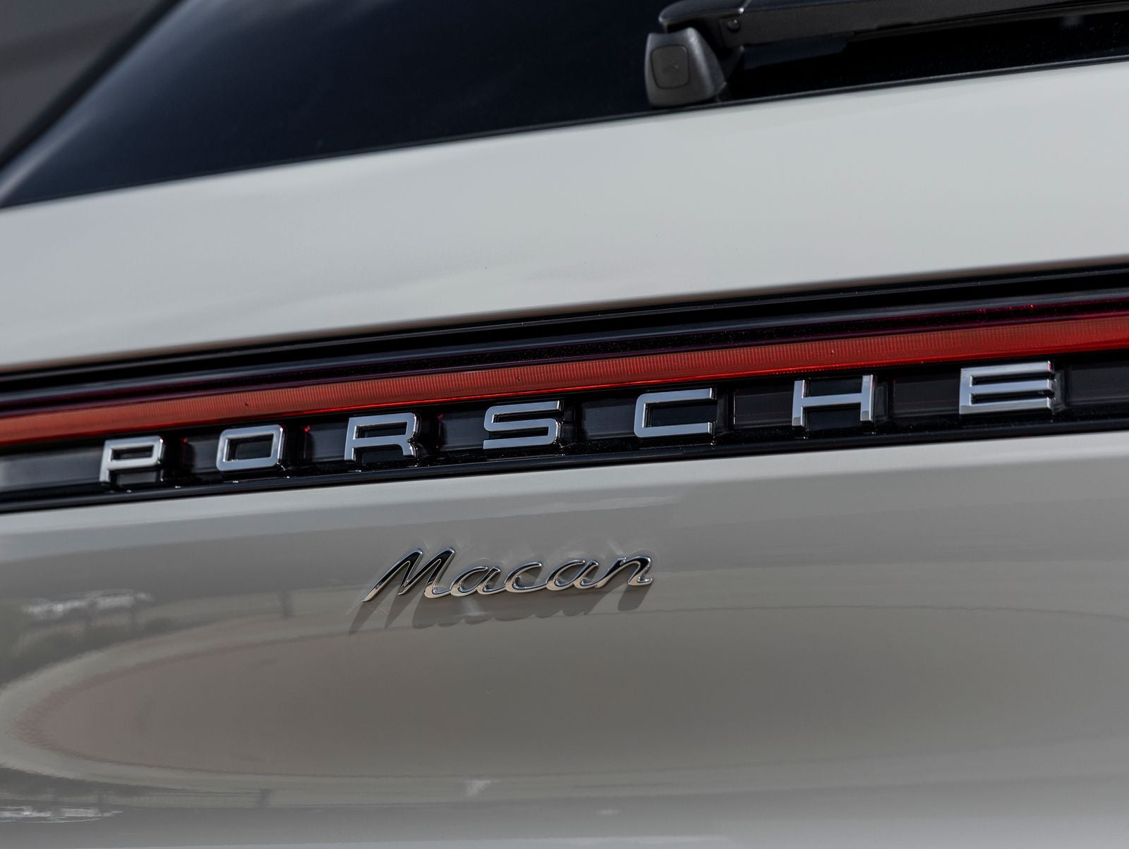 2025 Porsche Macan Base