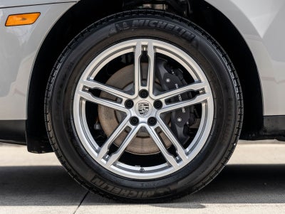 2025 Porsche Macan AWD