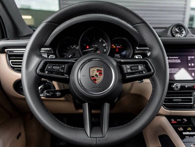 2025 Porsche Macan AWD