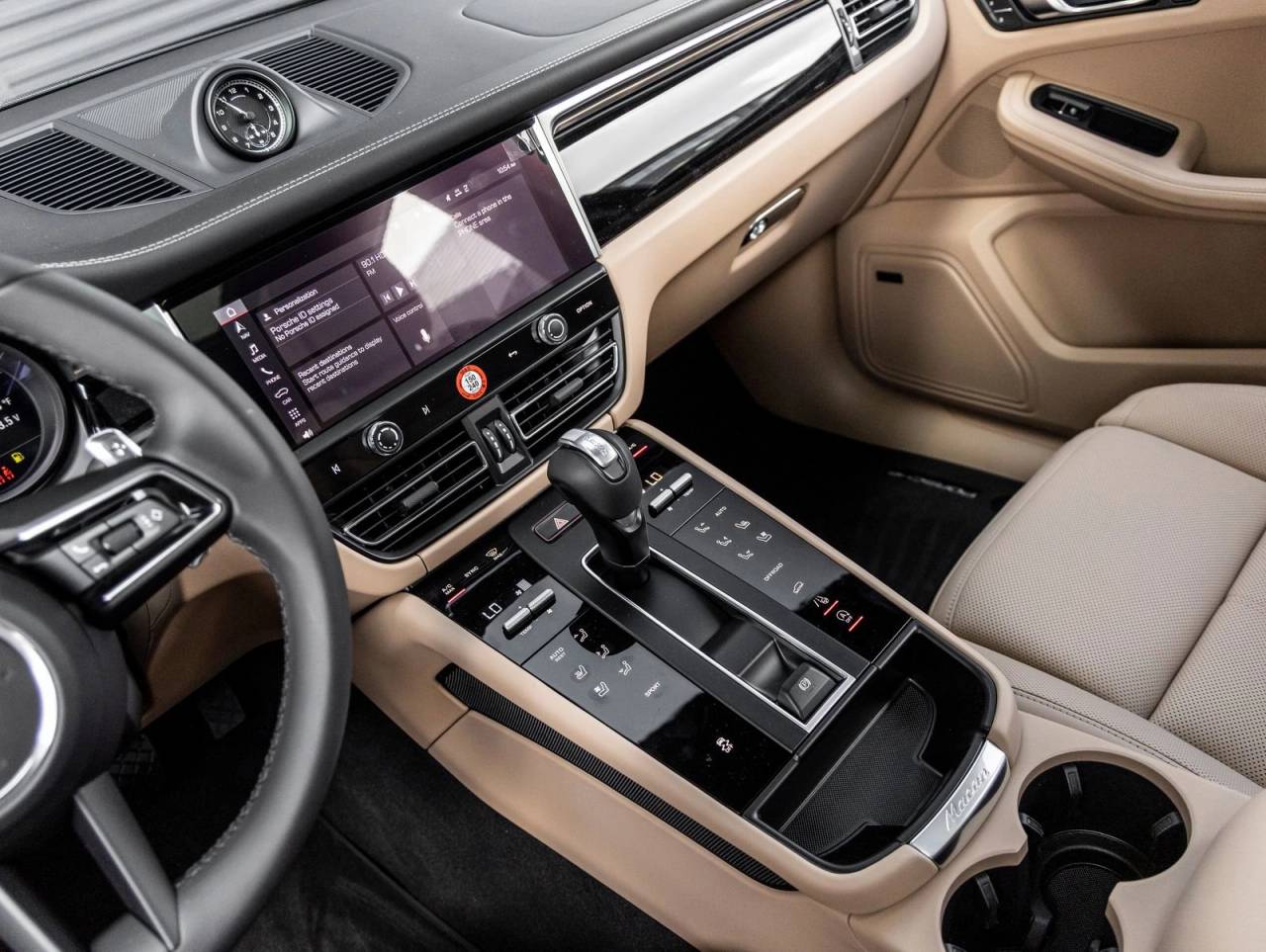 2025 Porsche Macan AWD