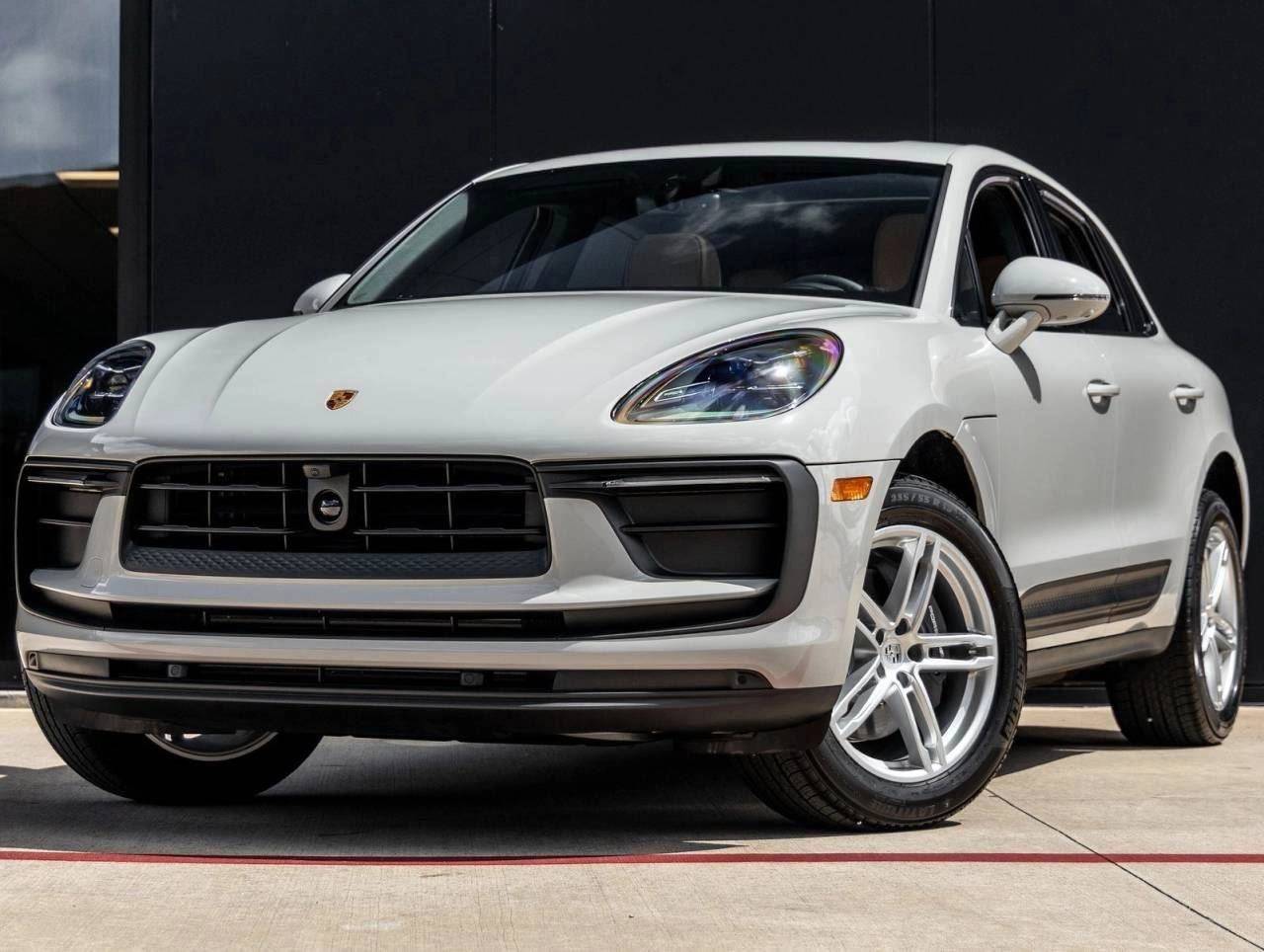 2025 Porsche Macan AWD