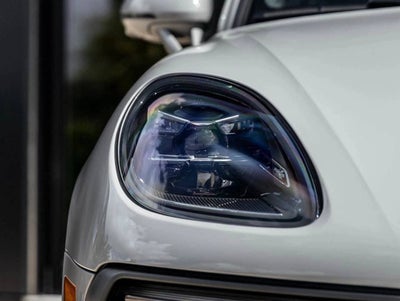 2025 Porsche Macan AWD