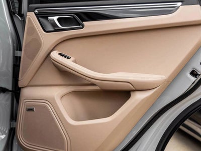2025 Porsche Macan AWD