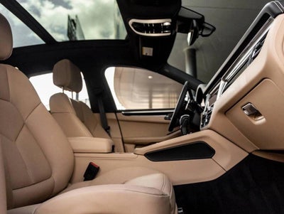 2025 Porsche Macan AWD