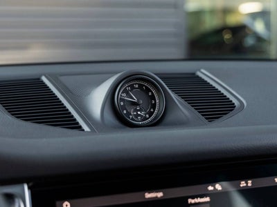 2025 Porsche Macan Macan