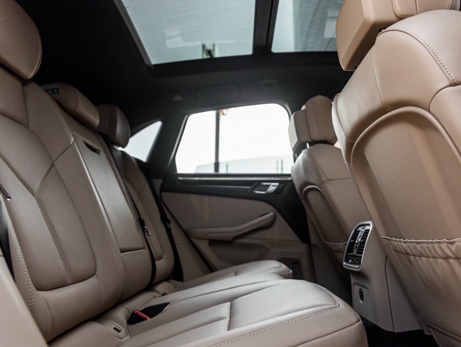 2025 Porsche Macan Macan