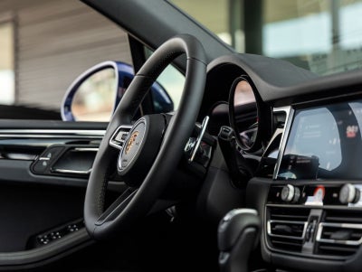 2026 Porsche Macan AWD