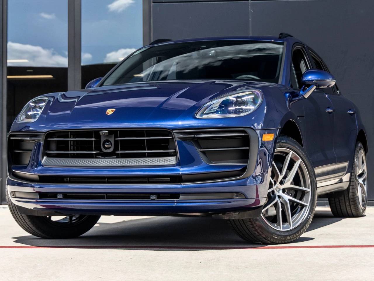 2026 Porsche Macan AWD