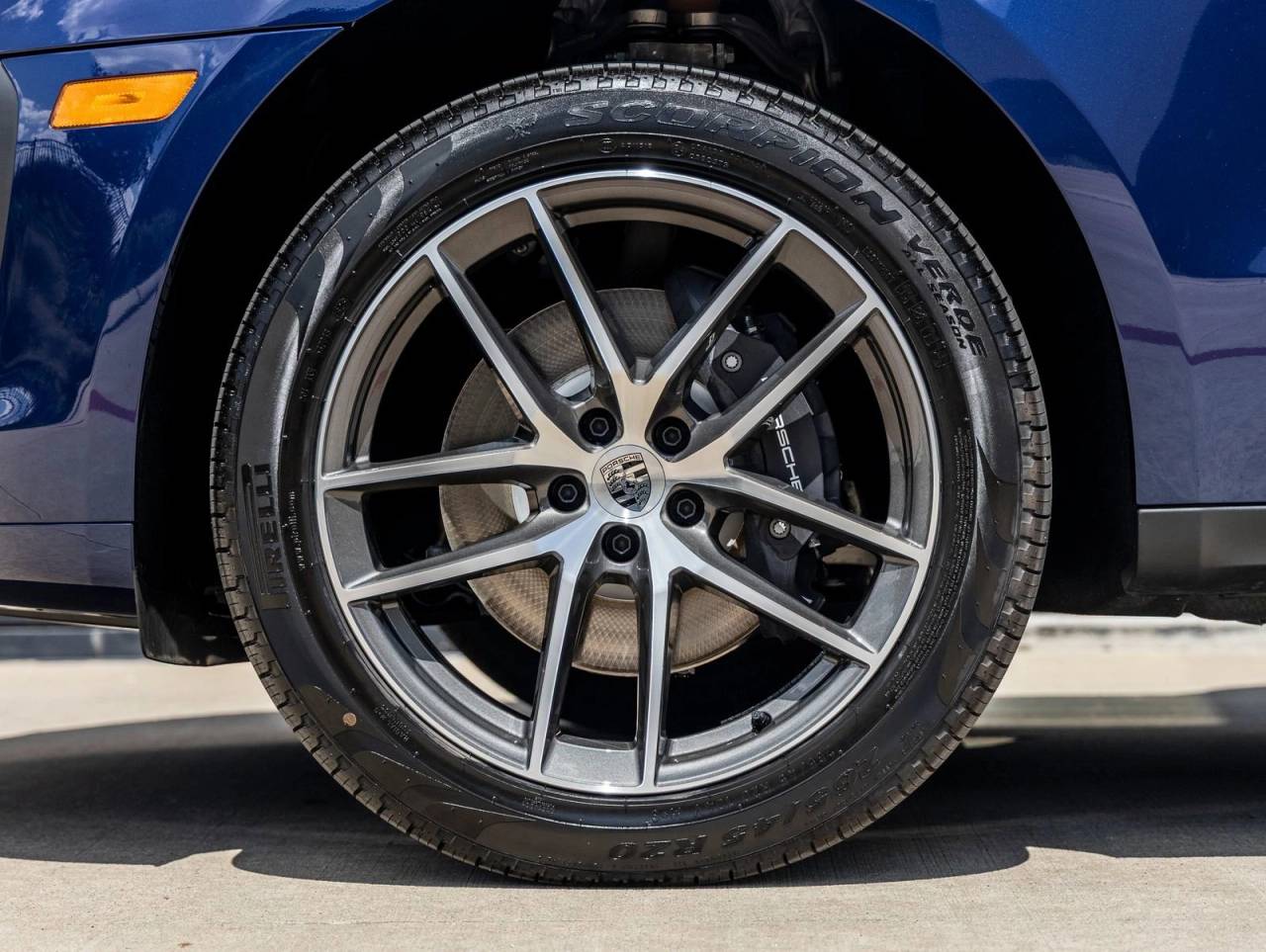 2026 Porsche Macan AWD