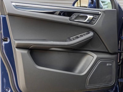 2026 Porsche Macan AWD