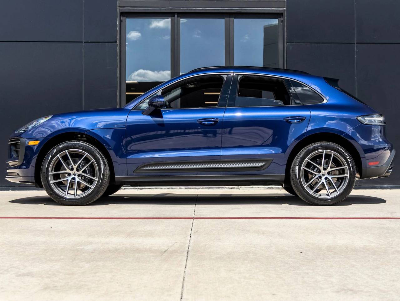 2026 Porsche Macan AWD
