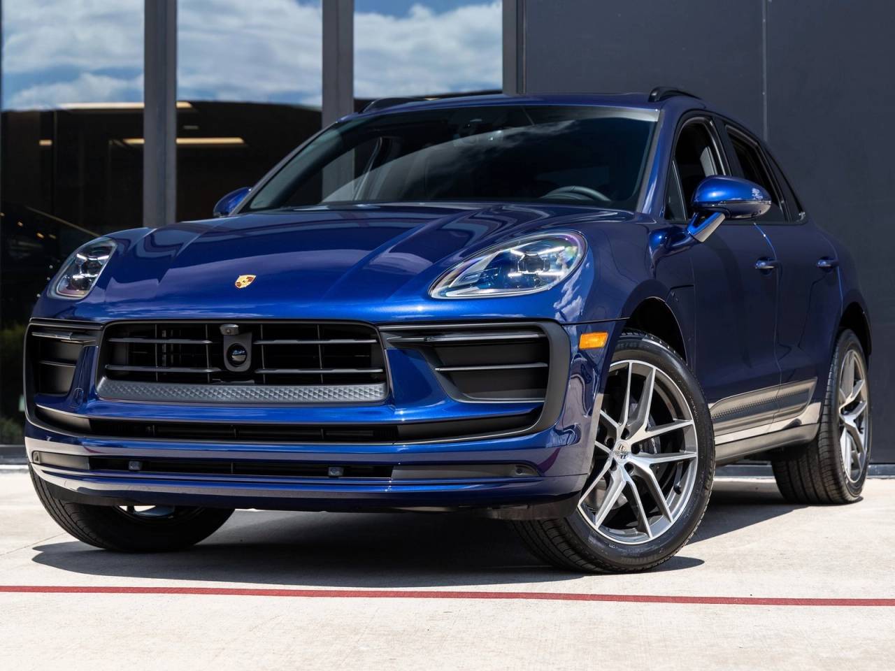 2026 Porsche Macan AWD