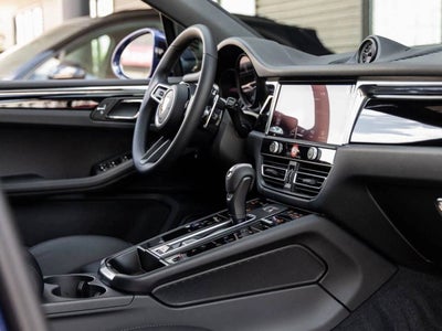 2026 Porsche Macan AWD