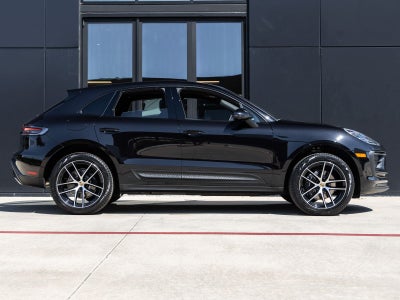 2026 Porsche Macan AWD