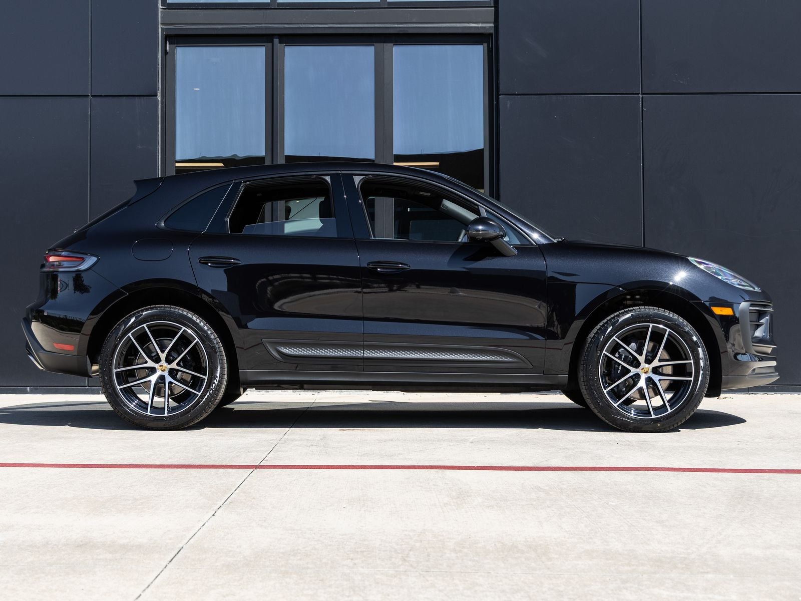 2026 Porsche Macan AWD